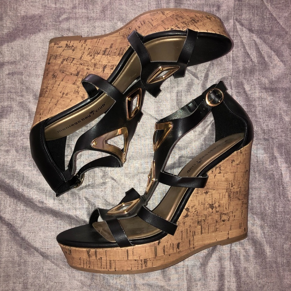 Black wedges